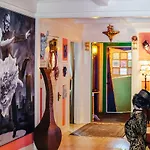 What are the best hotels near Universal Studios Hollywood?